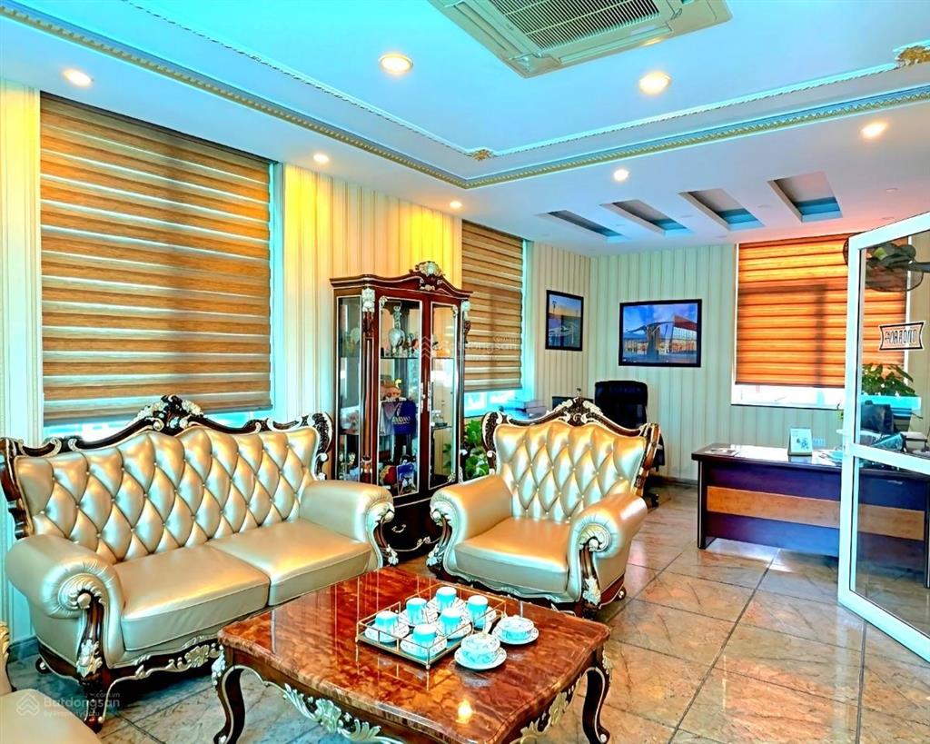 Giá rẻ chỉ 4x tỷ sở hữu tòa nhà vp 9 tầng mp hoàng cầu dt 120m2 mt siêu rộng sổ đẹp