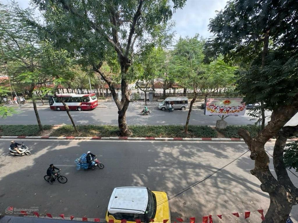 Mặt phố lê hồng phong ba đình mt 6m nhà đẹp view lăng bác chỉ 21,5 tỷ cực hiếm
