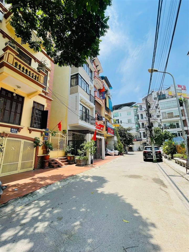 Pl trần quốc hoàn mt 8.5m 3 ô tô giá 49 tỷ dt 100m2 sổ vuông đẹp
