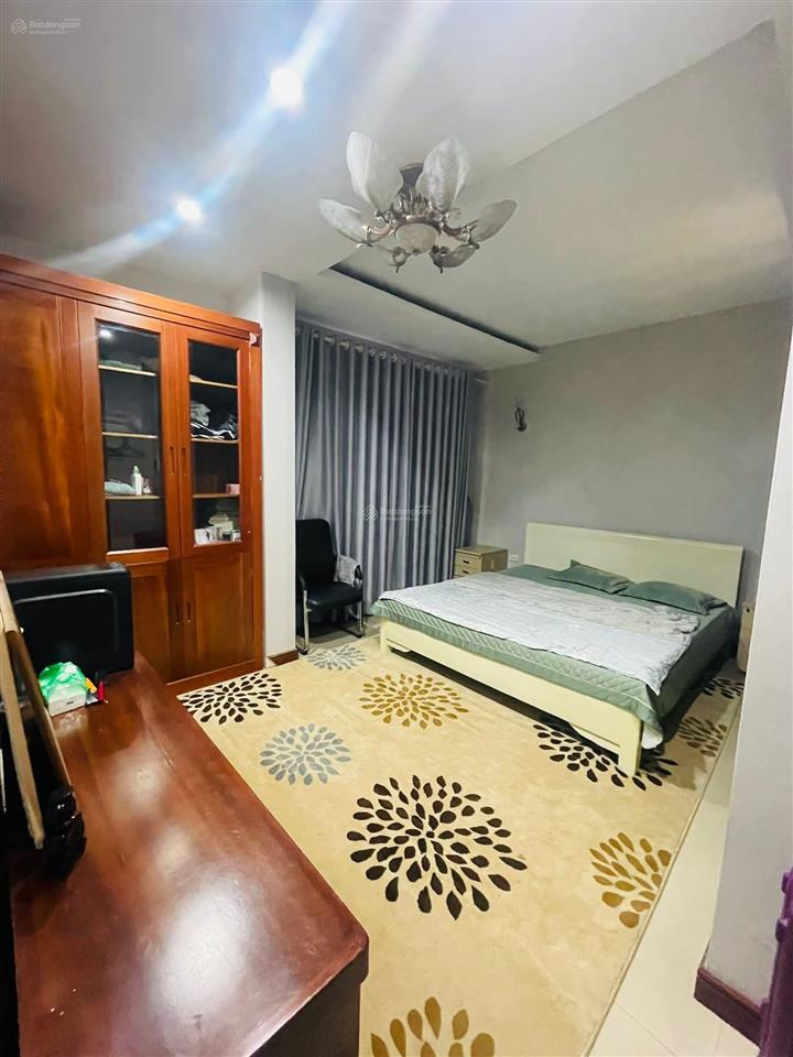 Pl trần quốc hoàn mt 8.5m 3 ô tô giá 49 tỷ dt 100m2 sổ vuông đẹp