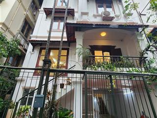 Tôi cần nhượng tác phẩm kiến trúc biệt thự lô góc quảng an, tây hồ, đại sứ quán thuê giá 65 tỷ