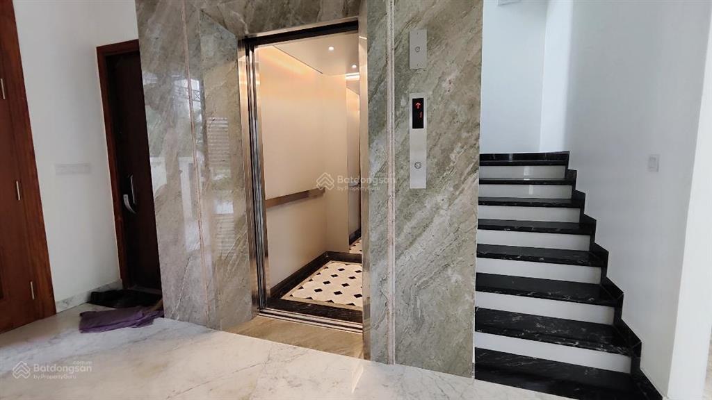 Tòa văn phòng gần 500m2 lô góc 3 mặt đường khu vực tây hồ tây