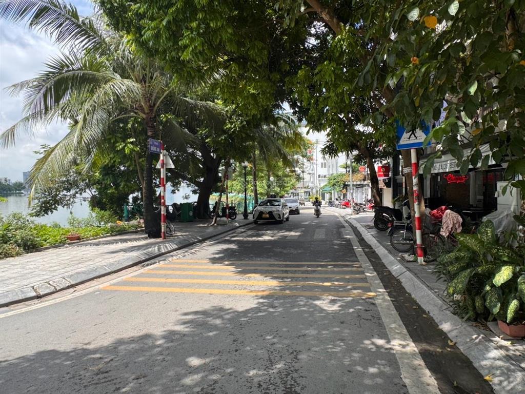 Mặt hồ tây  mặt phố quảng an nơi tìm đến của giới siêu giàu 200m2 sổ đẹp thời điểm vàng để mua