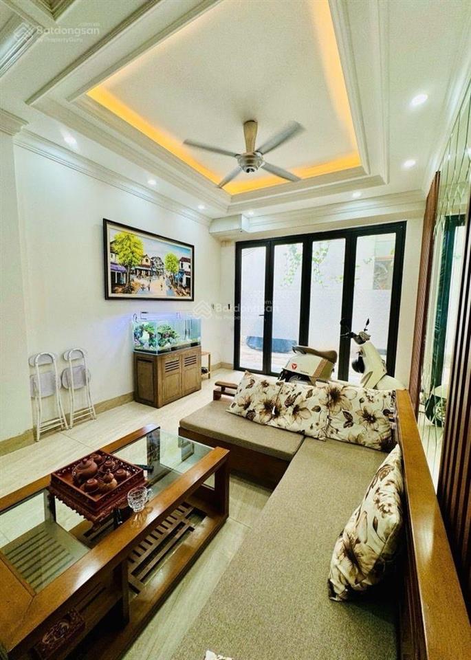 Nhà đẹp bồ đề dân xây 2 thoáng trước sau ô tô đỗ cửa bay rất nhanh