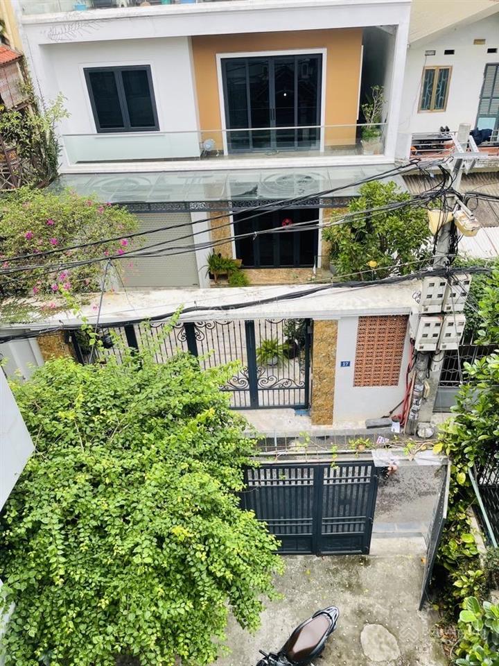 Biệt thự sân vườn ngọc thụy không gian sống đáng mơ ước ô tô 7 chỗ thông