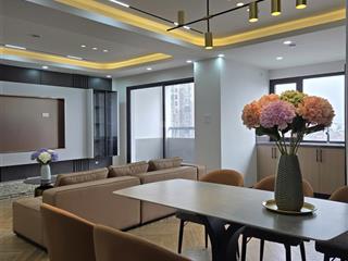 Bán gấp căn hộ chung cư 136m2, 90triệu / m2 tại 91 nguyễn chí thanh, 0976 464 ***