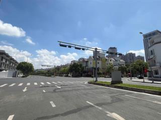 Chính chủ bán gấp căn góc bt an khang 200m2, mặt đường 40m, ngay hồ thiên văn học, kđt dương nội