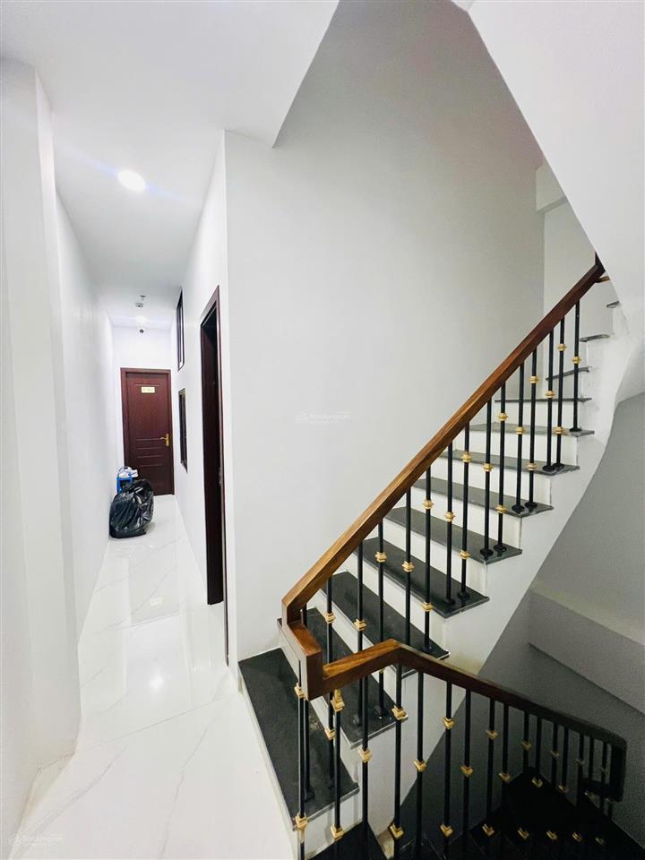 Bán nhà 7 tầng thang máy ngõ 113 phố yên hòa