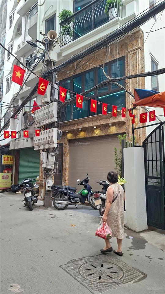 Bán nhà xây mới ngõ 7.5 tầng thang máy ô tô vào nhà ngõ 79 đường 381 nguyễn khang