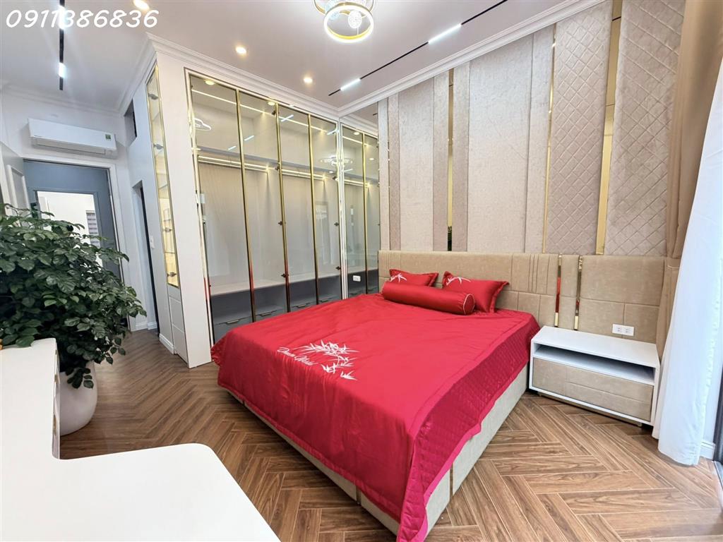 💥SIÊU PHẨM HOÀNG QUỐC VIỆT – PHÂN LÔ Ô TÔ TRÁNH – 6 TẦNG THANG MÁY