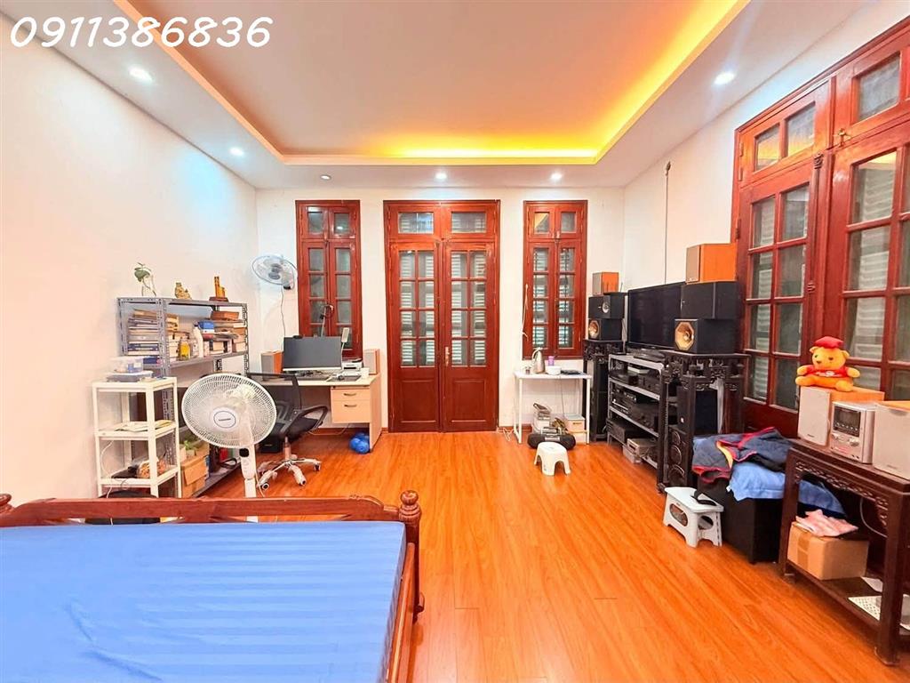 💥Gara Ô tô, Nhà đẹp Nguyễn Khang 71m 5T, Thoáng tứ phía, Dân trí tuyệt vời, 31.8 tỷ