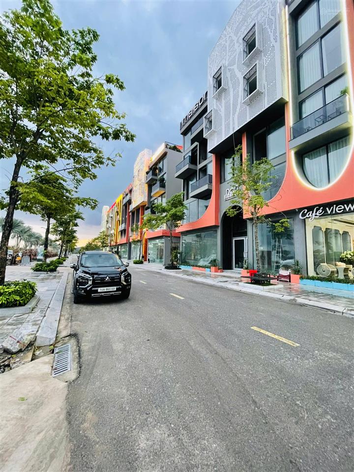 Bán nhà kinh doanh gần vin hạ long xanh giá 9,x tỷ