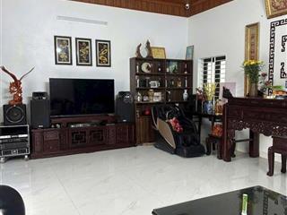 Cần tiền bán gấp đất tặng nhà 289.5m2 2 mặt đường sát kcn hòa phú.