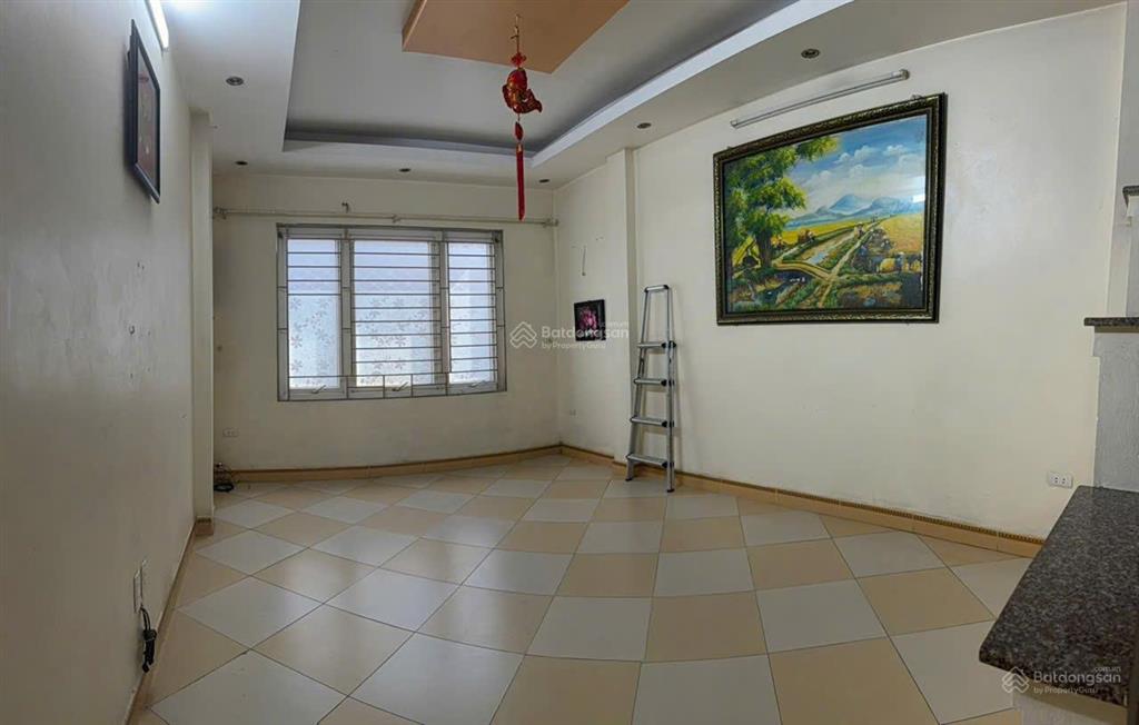 Cho thuê nhà phố trường chinh kd vp siêu thị... thang máy 80m2 thông sàn