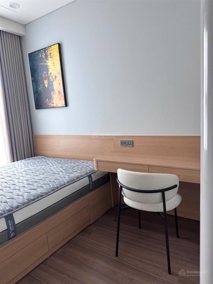 Cho thuê ch 3 phòng ngủ, dt 118m2, 3 phòng ngủ, 3 vệ sinh + 1 kho, 36 triệu/tháng  0987 709 ***
