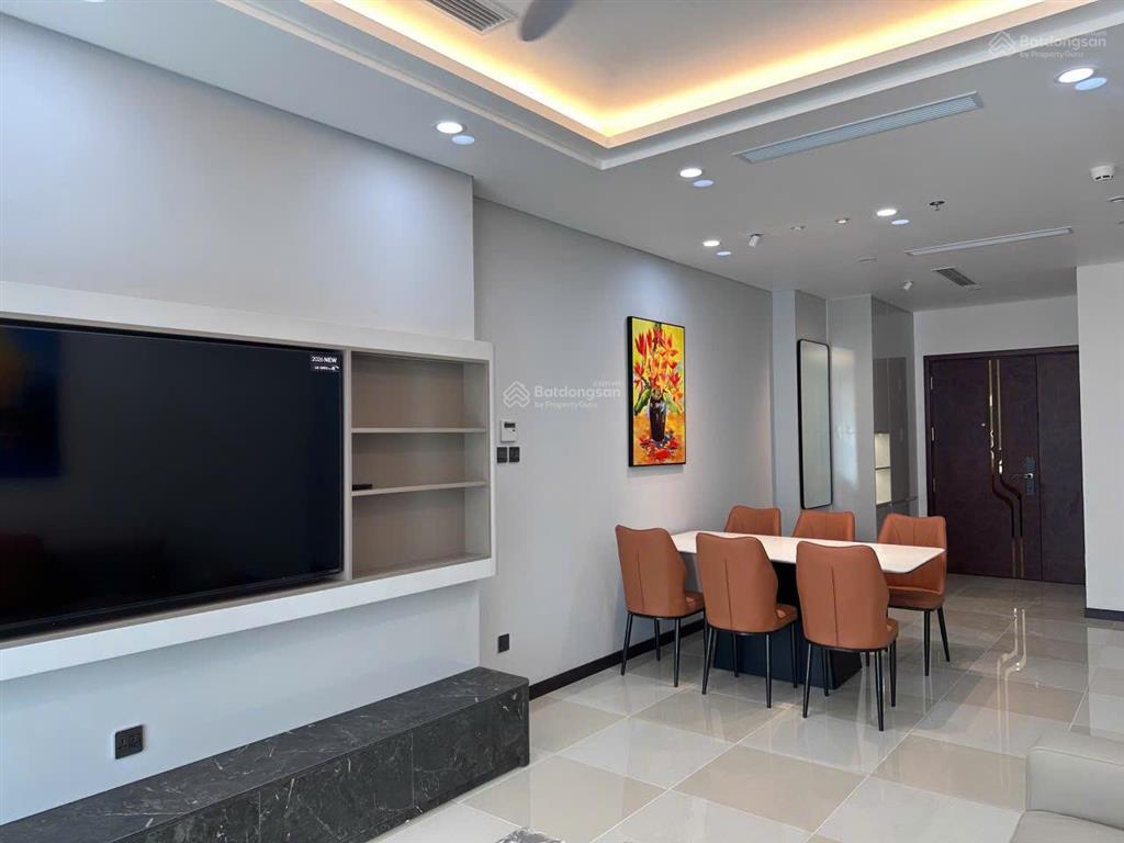 Cho thuê ch 3 phòng ngủ, dt 118m2, 3 phòng ngủ, 3 vệ sinh + 1 kho, 36 triệu/tháng  0987 709 ***