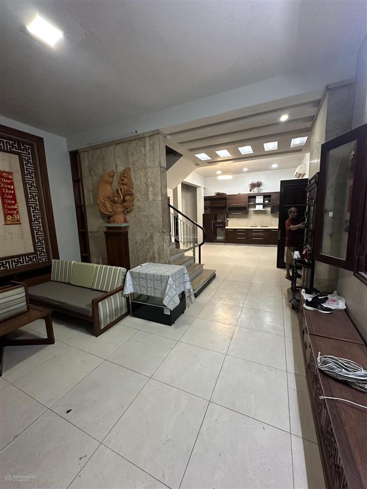 Cho thuê nhà làm nhà hàng ngõ phố đào tấn