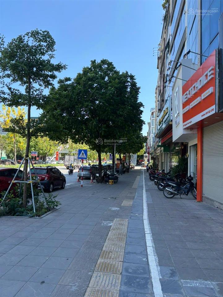 Cho thuê nhà mặt phố nguyễn văn huyên, cầu giấy 80m2 mt8m 7 tầng thang máy. kv kinh doanh sầm uất