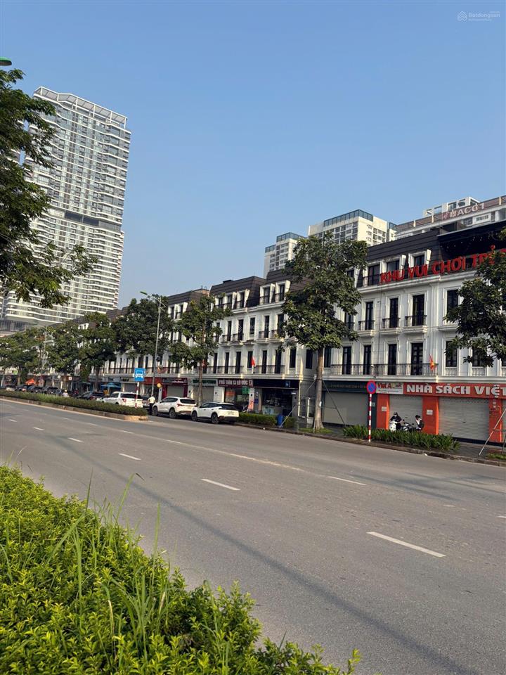 Cho thuê nhà mặt phố hoàng minh thảo embassy garden 124m2, 4tầng, mt 6.2m vị trí đắc địa
