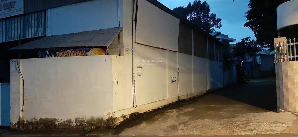 Cho thuê kho 400m² đường phạm ngọc thạch, tp. hcm xe container vào tận kho, giá chỉ 20 tr/th
