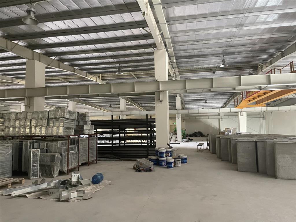 Chuyển nhượng kho nhà xưởng khu công nghiệp quang minh, dt 9000m2 sẵn kho nhà xưởng vip