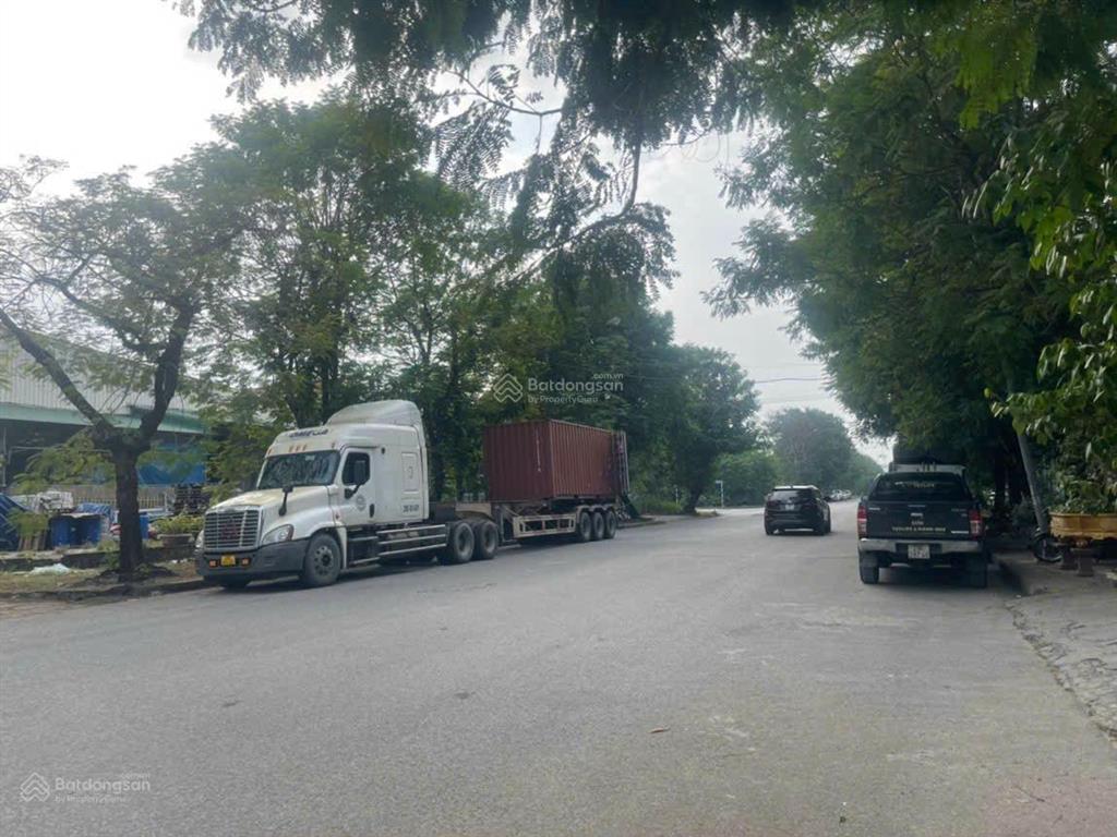 Chuyển nhượng kho nhà xưởng cụm cn bắc từ liêm đường trịnh văn bô dt 1550m2 siêu vip
