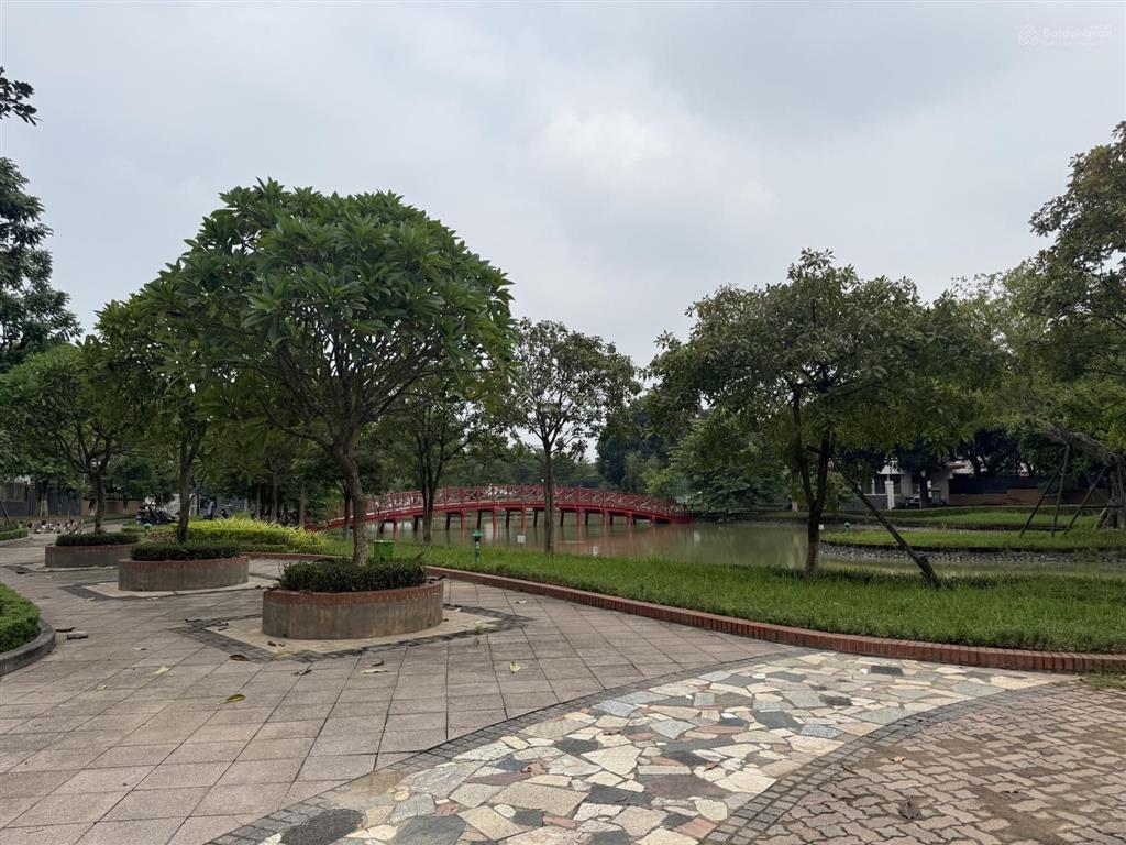 Bán nhà liền kề kđt an hưng dt82,5m cạnh hồ và vườn hoa giá chỉ 19.9 tỷ bán rất gấp gấp 0988 529 ***