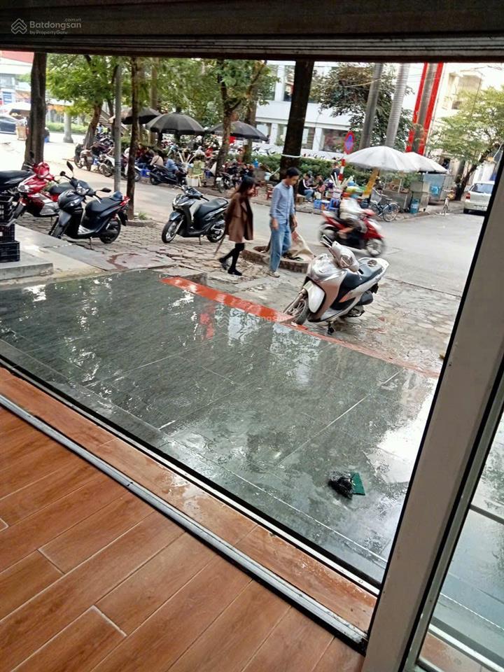 Cho thuê nhà tầng 1, 2 quận cầu giấy phố nguyễn khánh toàn. 55m x 2 tầng. mặt tiền 5.5m. vỉa hè 7m