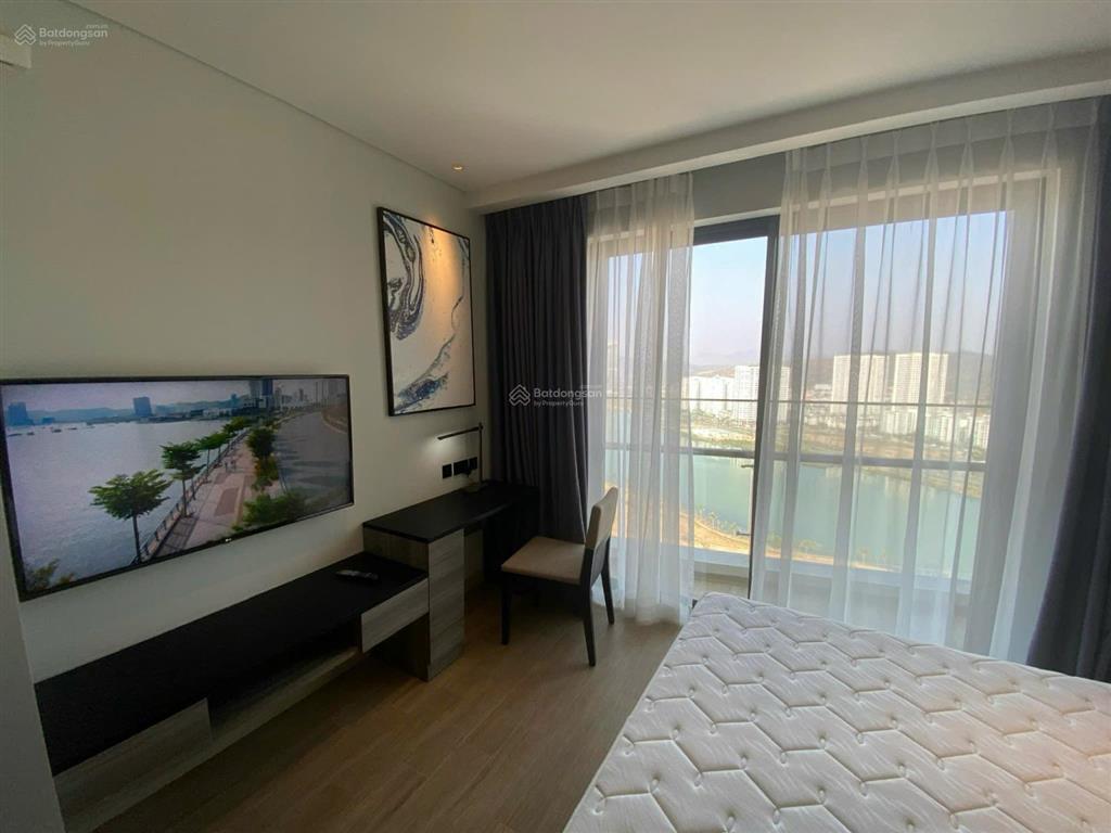 Bán căn studio tầng 20 . diện tích 33m. view biển. toà citadins hạ long. sổ đỏ chính chủ .
