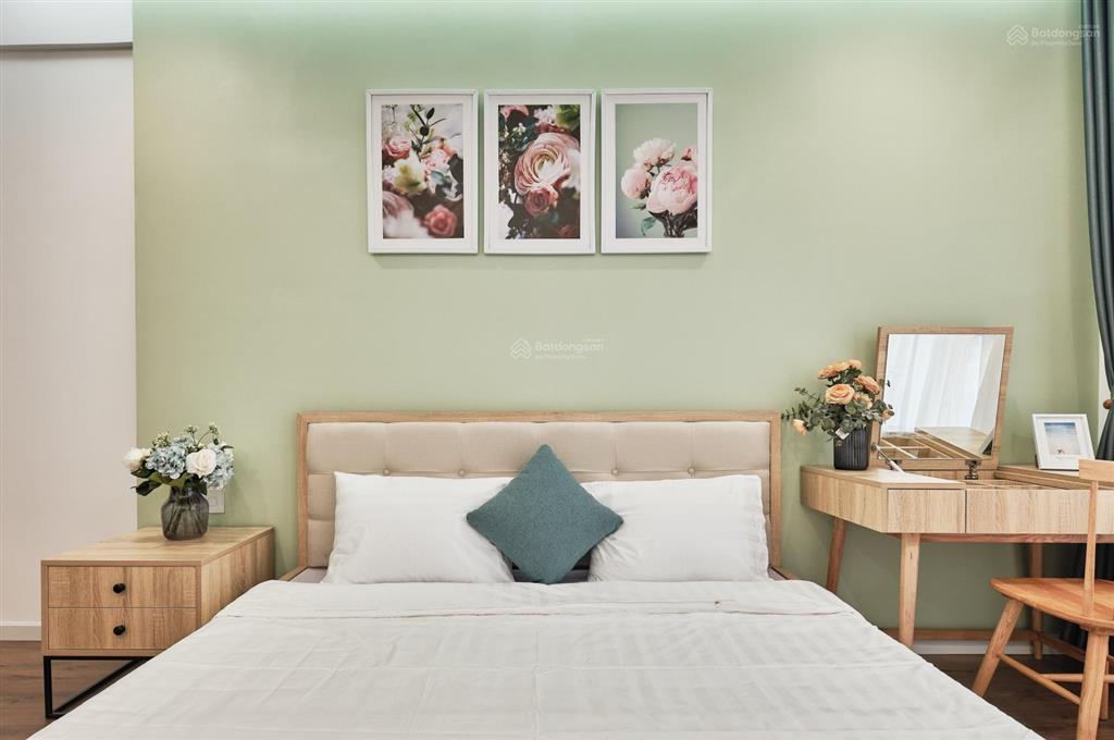 Gia đình tôi cần bán gấp căn hộ 87m2 chung cư 6th element, tầng 16 tòa m2 view hồ starlake