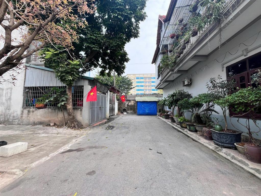 Bán gấp lô đất 81m2 gần viện 109, đã có sổ, giá chỉ 2.45 tỷ có thương lượng.  0963 066 ***