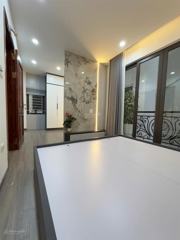 Bán nhà phố tam trinh 6 tầng thang máy, diện tích 40m2 vị trí đẹp
