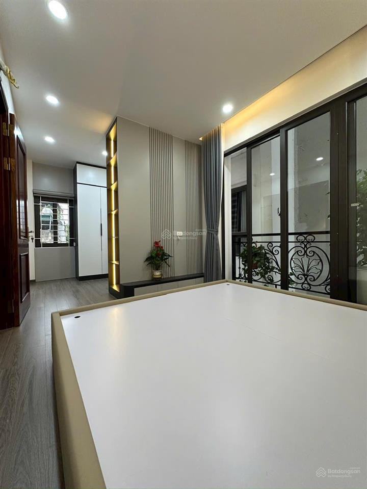 Bán nhà phố tam trinh 6 tầng thang máy, diện tích 40m2 vị trí đẹp