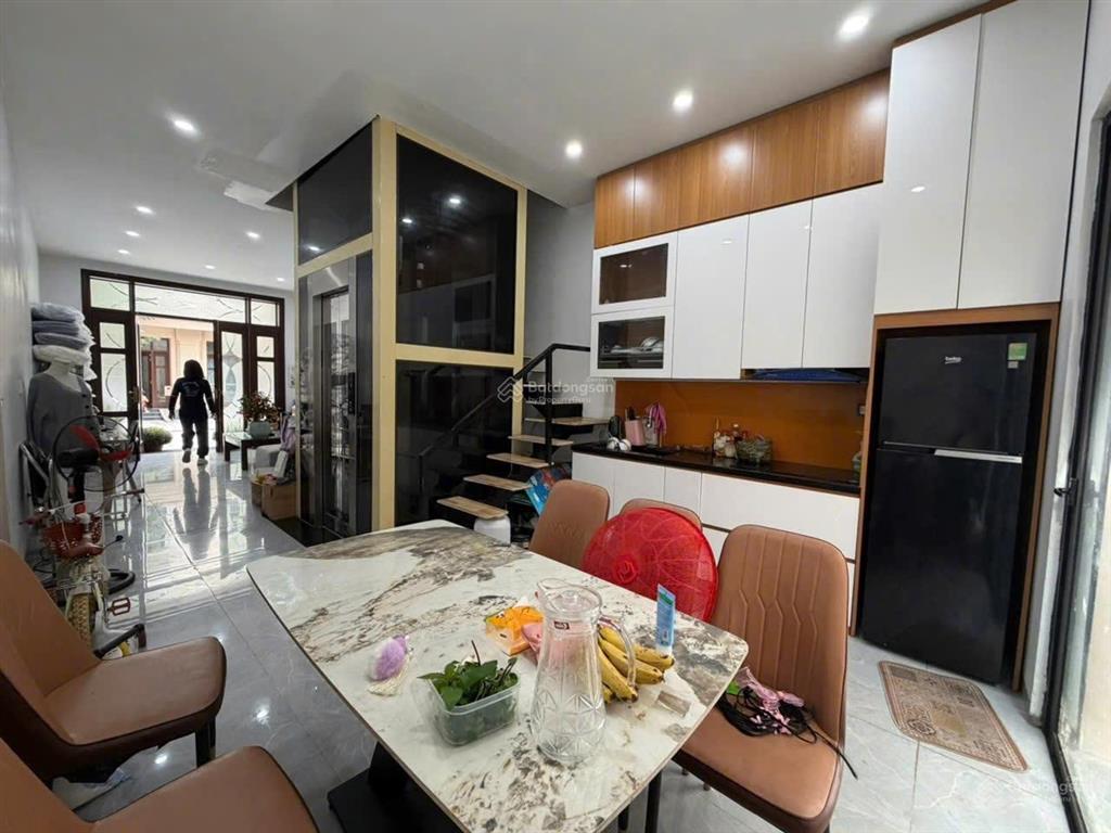 Hoàn thiện 5 tầng có thang máy giá 9,3 tỷ, 56m², khu cọ xanh oceanpark2
