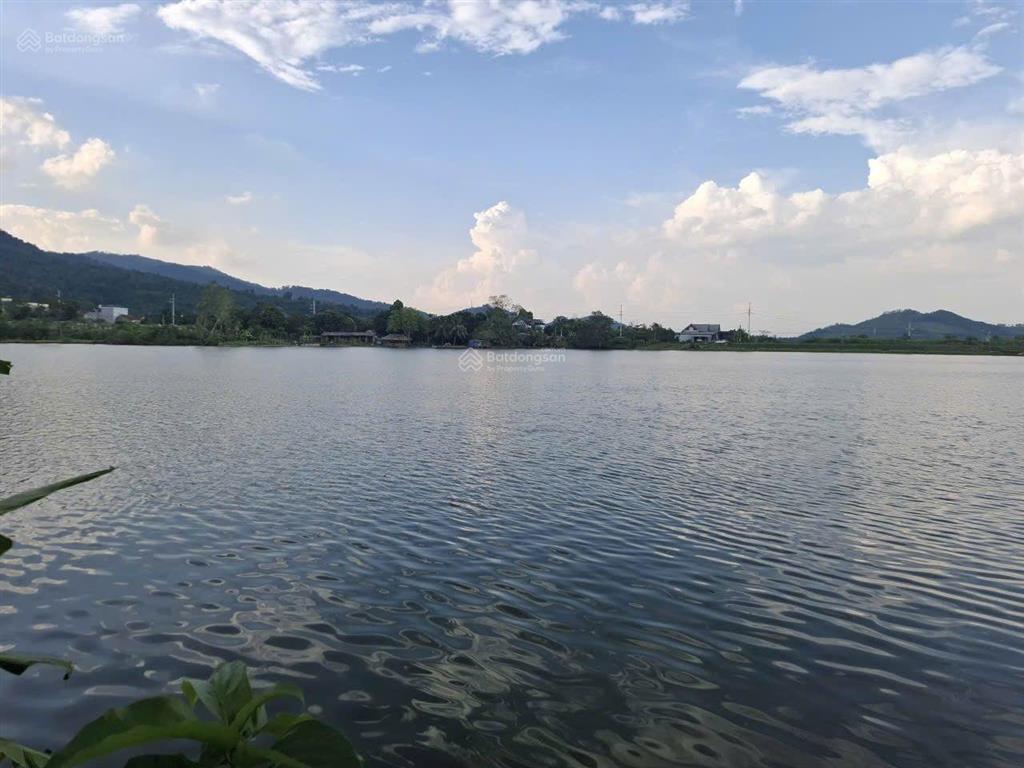 Lô vip mặt hồ yên bài 333m full đất ở giá chỉnh 4 tỷ , kinh doanh tốt