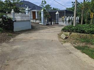 Chủ cần tiền bán gấp lô đất đẹp suối hai, ba vì . 300m2, 150m2 đất ở, mặt tiền 15m giá 1,4 tỷ.