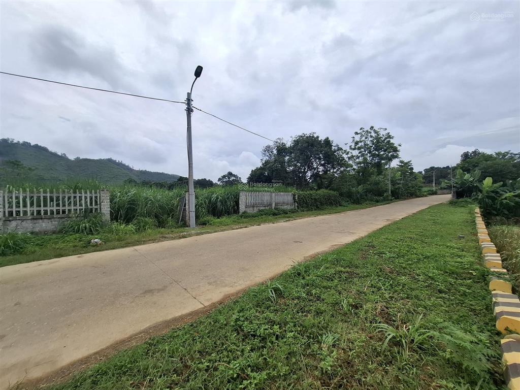 Chính chủ cần bán lô đất vip bám hồ yên bài ba vì 5000m2 có 800m2 đất ở giá 4,8 triệu/m2