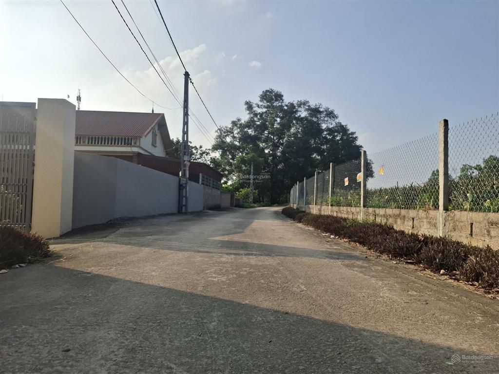 Siêu phẩm view, bám hồ quảng oai ba vì | diện tích lớn giá đầu tư hấp dẫn. 1400m2, giá 4,5tr/m2