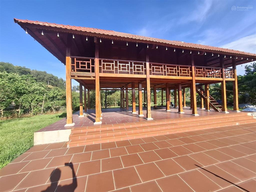 Biệt phủ nhà gỗ quý trên khuôn viên 9.500m2 suối hai, hà nội, giá nhỉnh 20 tỷ
