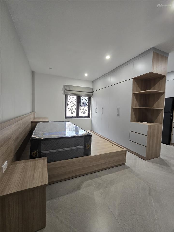 Bán tòa nhà 15 phòng ngõ phùng chí kiên. diện tích 93m x 8 tầng . giá 49.5 tỷ