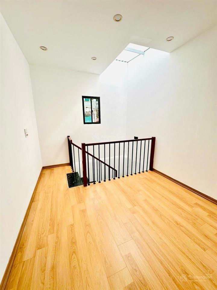 Siêu phẩm nhỉnh 4 tỷ có nhà 20m2 x 5 tầng, lô góc đẹp long lanh, quốc tử giám, đống đa, hà nội.