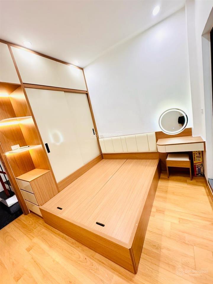 Siêu phẩm nhỉnh 4 tỷ có nhà 20m2 x 5 tầng, lô góc đẹp long lanh, quốc tử giám, đống đa, hà nội.