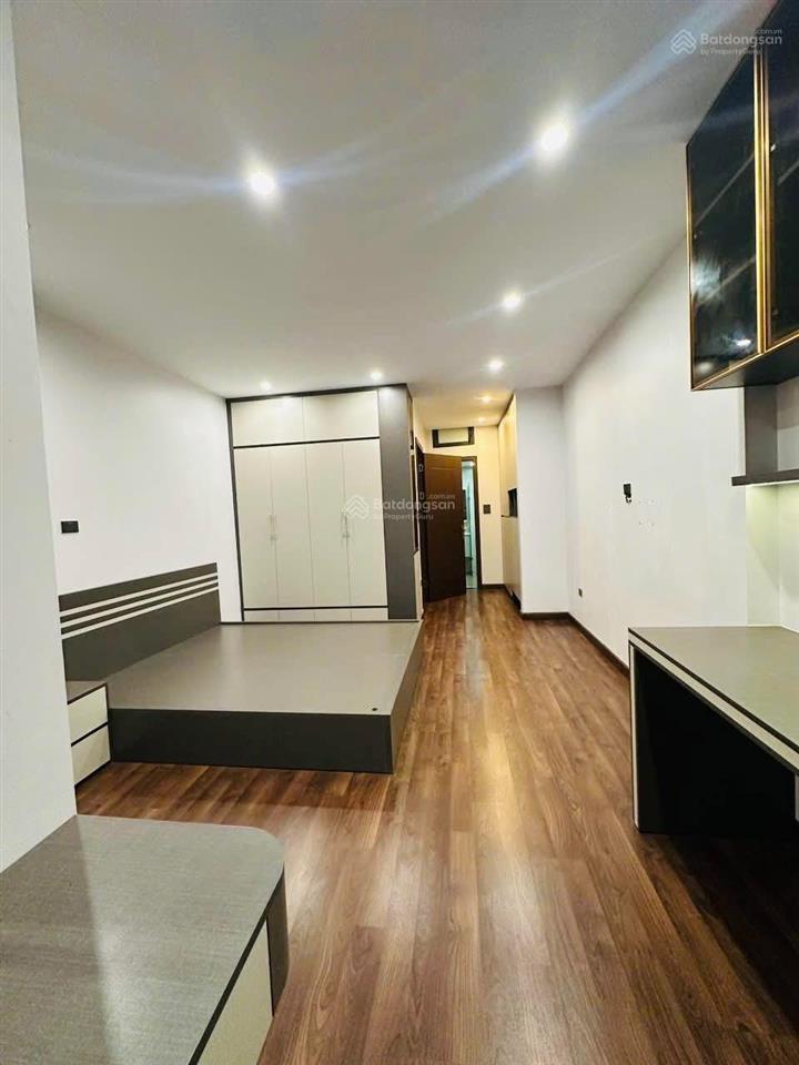 Bán nhà khu phân lô ngõ 89 lạc long quân, diện tích 40m, xây 5 tầng, đầy đủ nội thất, gần hồ tây