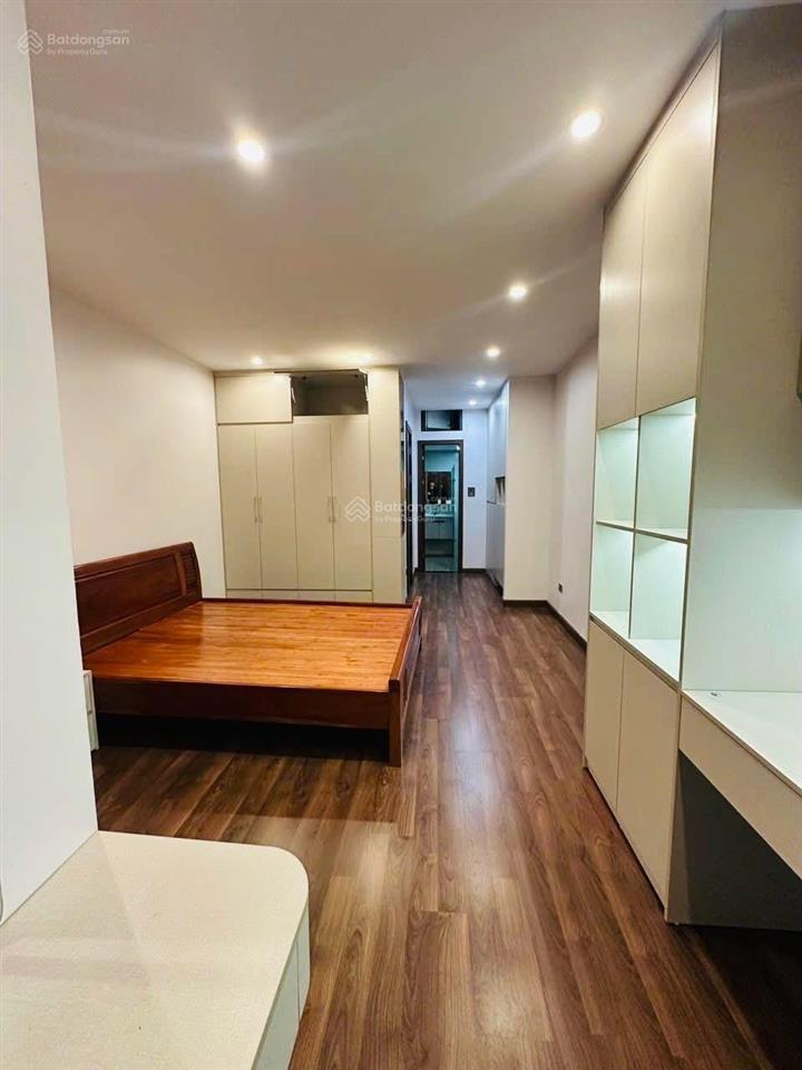 Bán nhà khu phân lô ngõ 89 lạc long quân, diện tích 40m, xây 5 tầng, đầy đủ nội thất, gần hồ tây