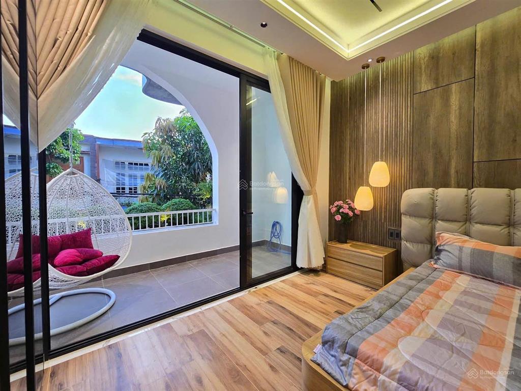 Bán nhà mặt tiền đường phan phu tiên đà nẵng cách biển 200m, dòng tiền 35 triệu/tháng