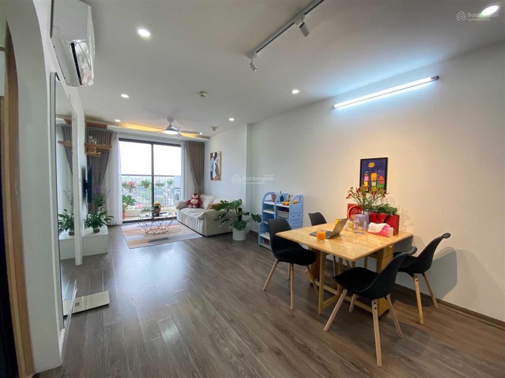 Bán căn 2pn 2vs 66 m2 full đồ tầng trung 0833 558 ***