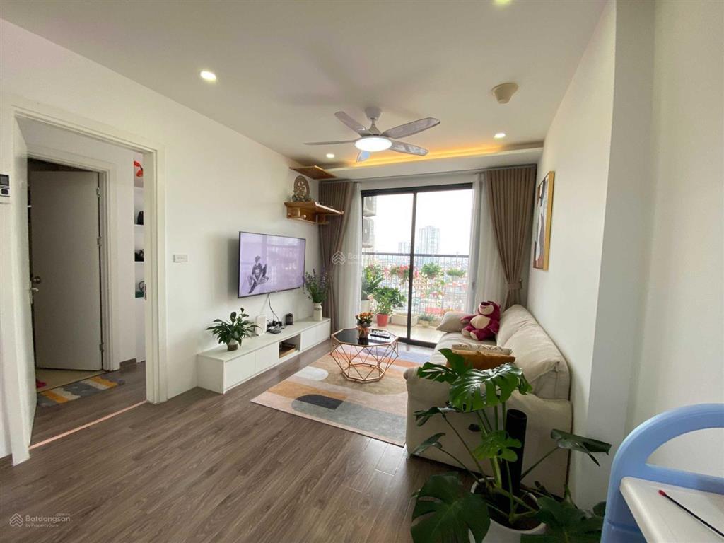 Bán căn 2pn 2vs 66 m2 full đồ tầng trung 0833 558 ***