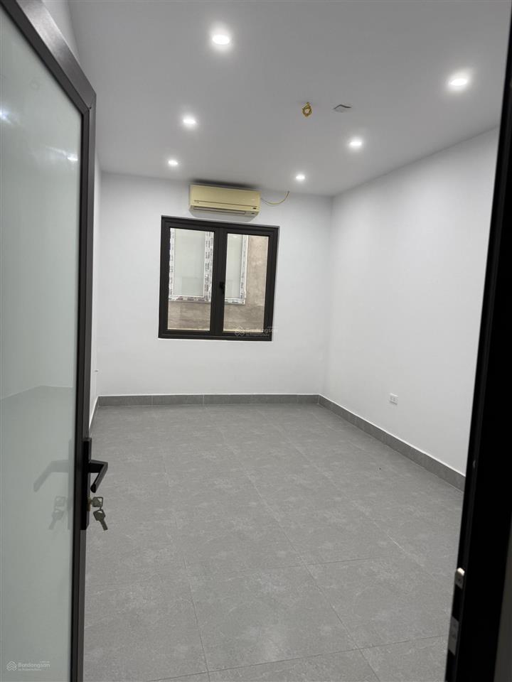 Cho thuê nhà riêng 36m2x5t ngõ 183 đặng tiến đông