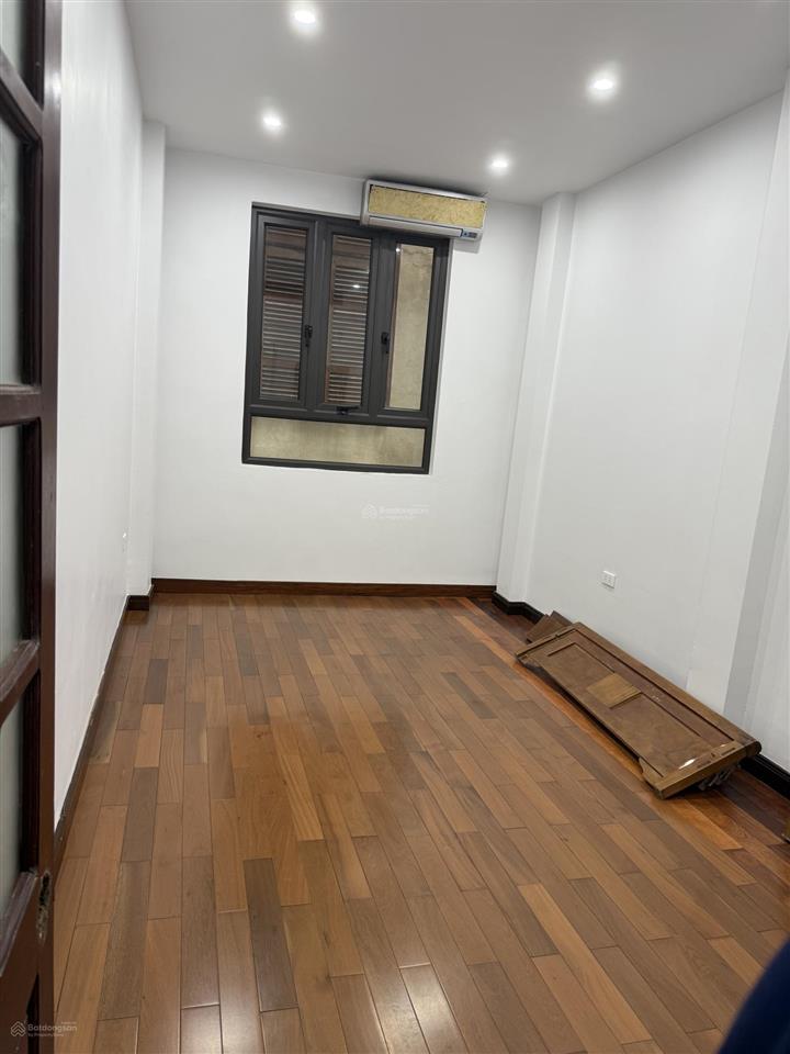 Cho thuê nhà riêng 36m2x5t ngõ 183 đặng tiến đông