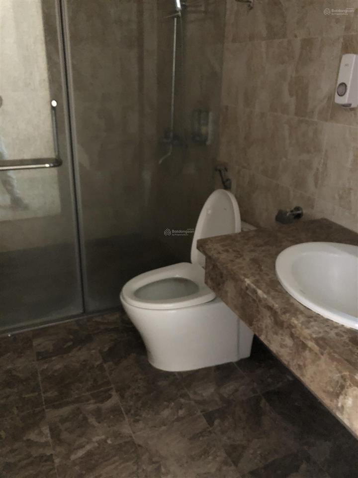 Cho thuê phòng 30m2 tại 183 đặng tiến đông 0978 868 ***